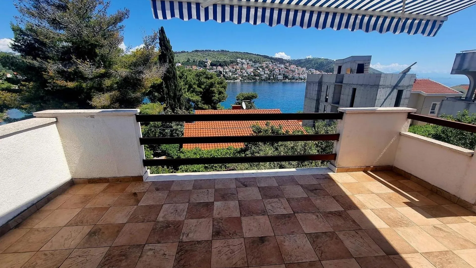 Apartments Mevi Trogir 0*,  Kroatien